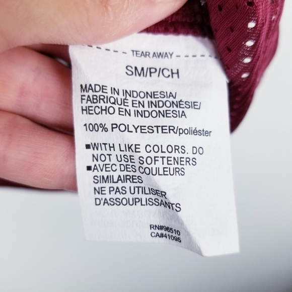 Women's Under Armour Playback Retro Mesh Tank Top NWT - Picture 9 of 9